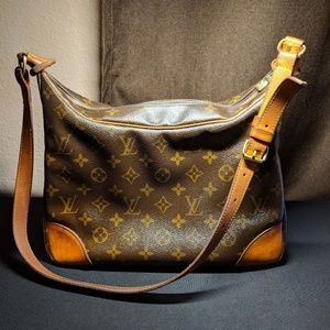 REDUCED!! Louis Vuitton monogram Boulogne 30 Purse